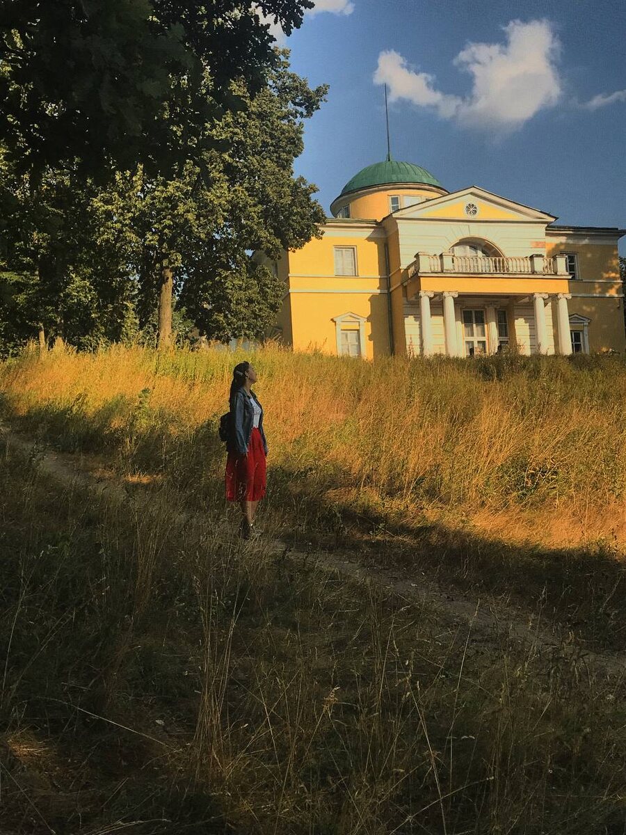 Так бы и присела почитать книжку на этом месте..)