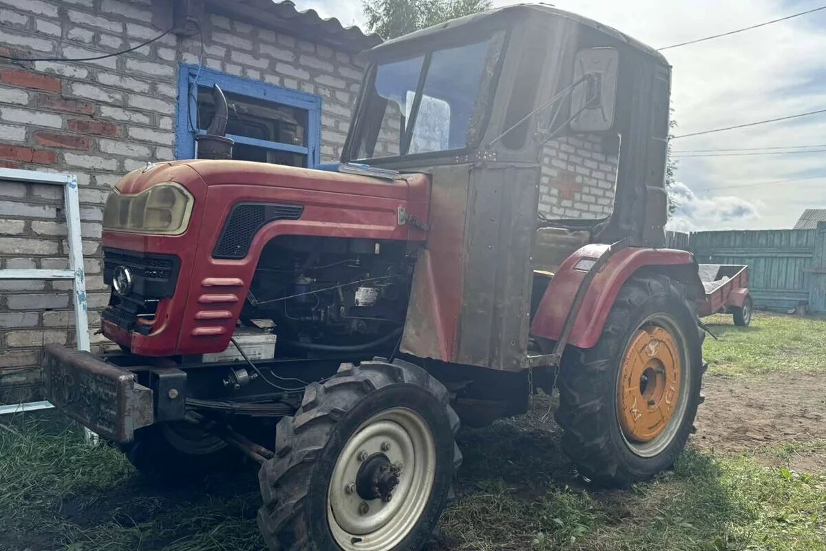    Пятилетний мальчик случайно завёл трактор и сбил старшего брата в Бурятии