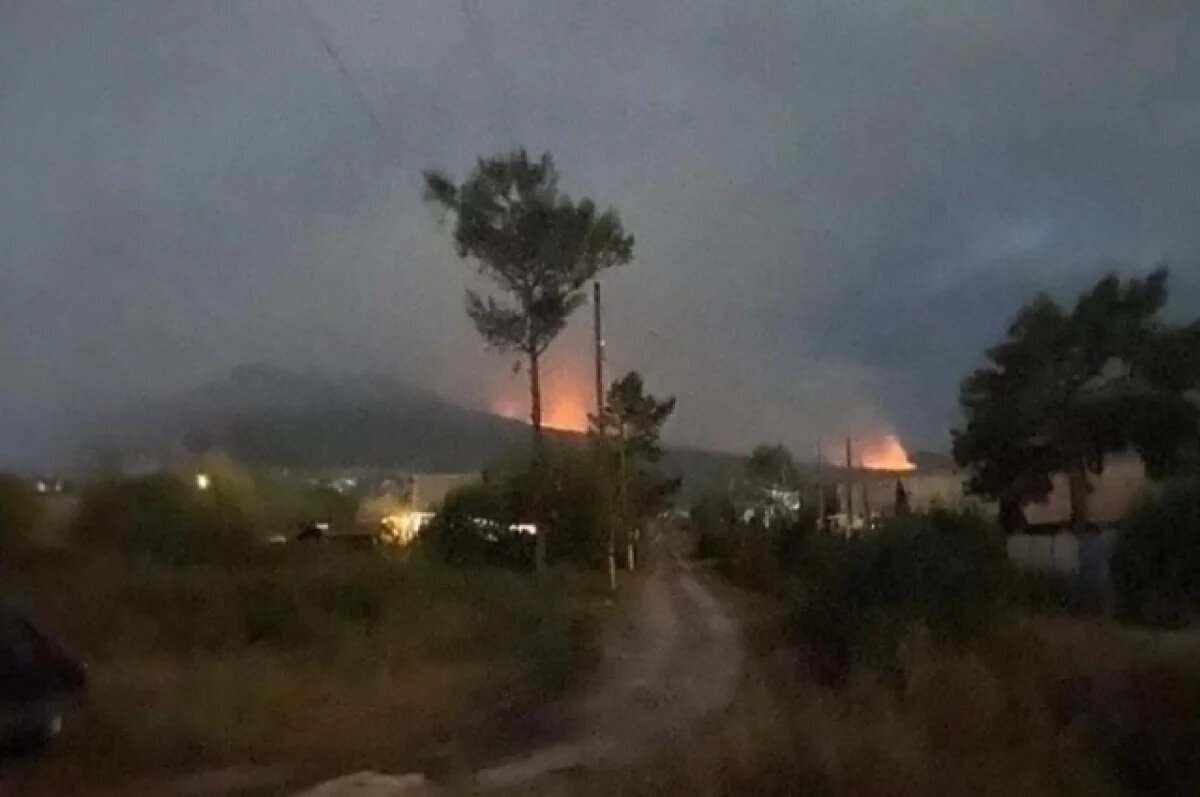    Дым от пожара окутал город в Забайкалье — лес там горит почти неделю