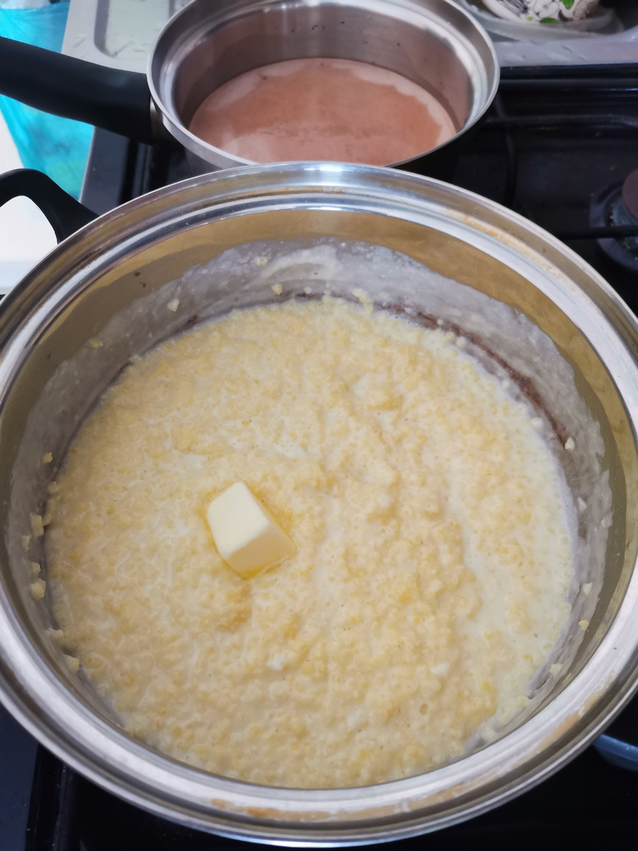 Молочная пшенная каша с маслом