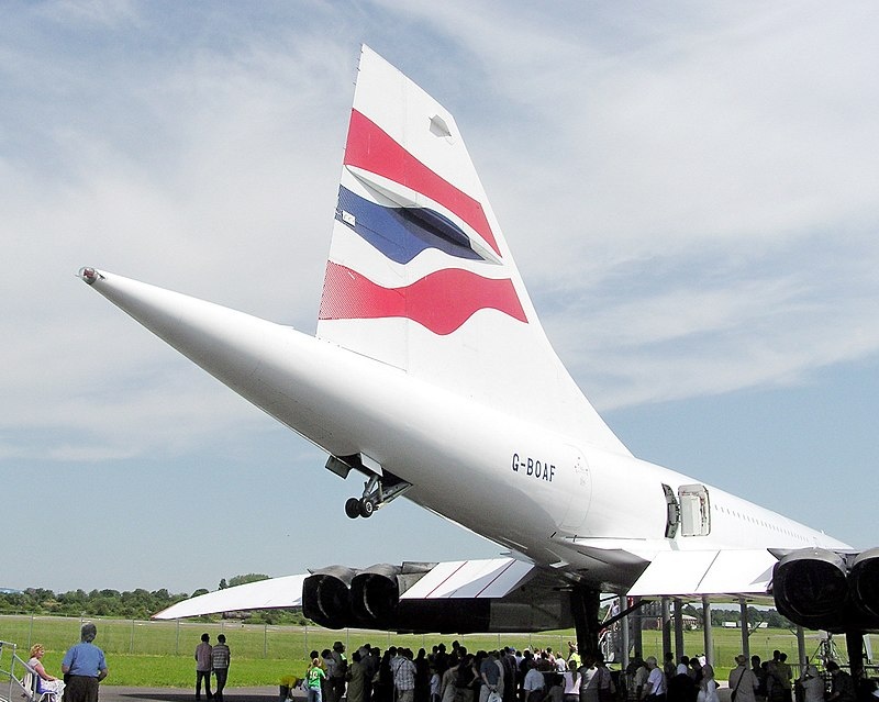    Задняя стойка шасси сверхзвукового авиалайнера Concorde...Adrian Pingstone - Wikipedia