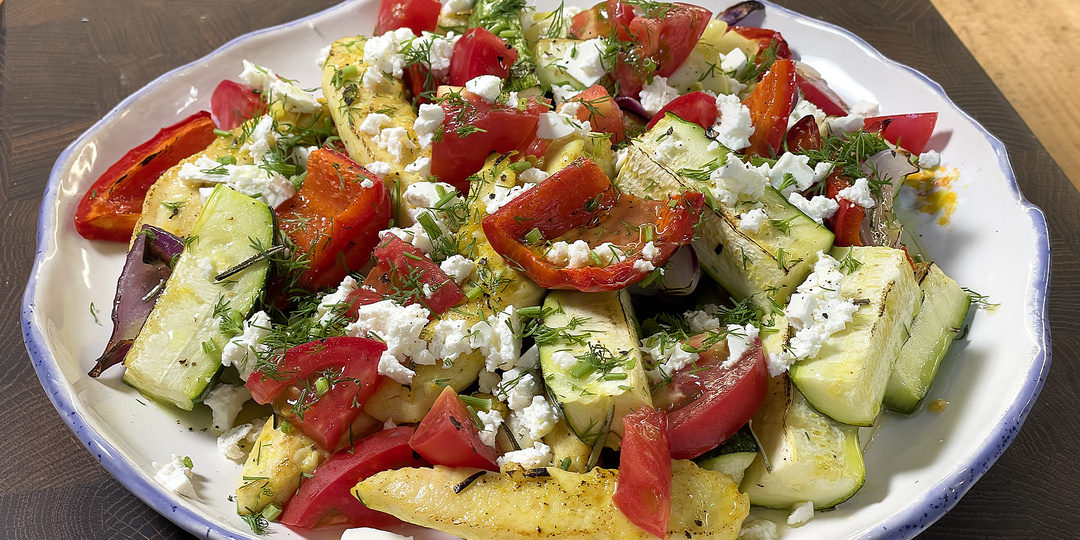 Салат из куриной грудки, кабачков и сыра. Кето рецепт