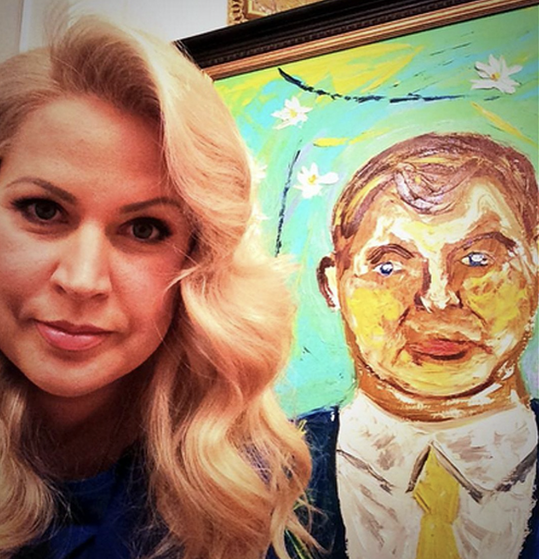 Выставка Евгении Васильевой «Звук тишины" посвящается всем женщинам, которые жертвуют собой ради Любви. Фото Яндекс.Картинки. 