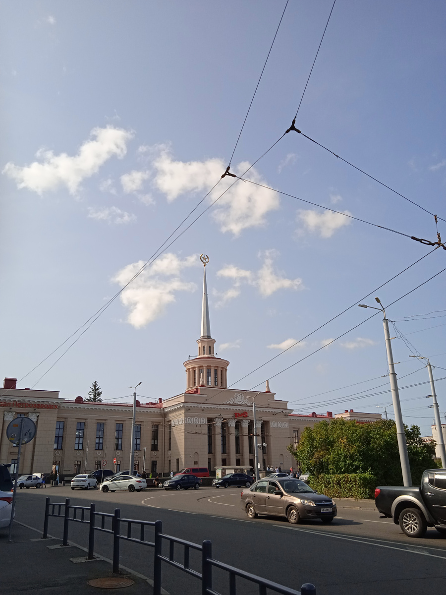 Ж. д. вокзал Петрозаводска. Фото автора. 