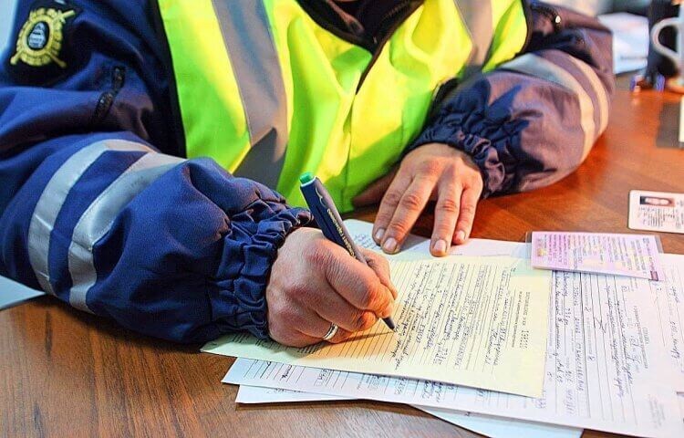    Обо всех штрафах ГИБДД можно узнать прямо со смартфона. Изображение: ixbt.com