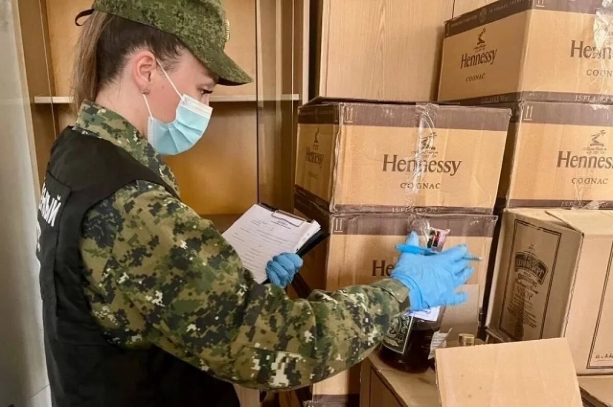    В Удмуртии двое мужчин обвиняются в обороте контрафактного алкоголя