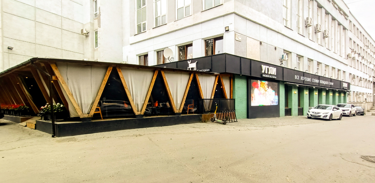 Мясной ресторан "Угли", г.Екатеринбург, Сибирский тракт,3, 1 этаж