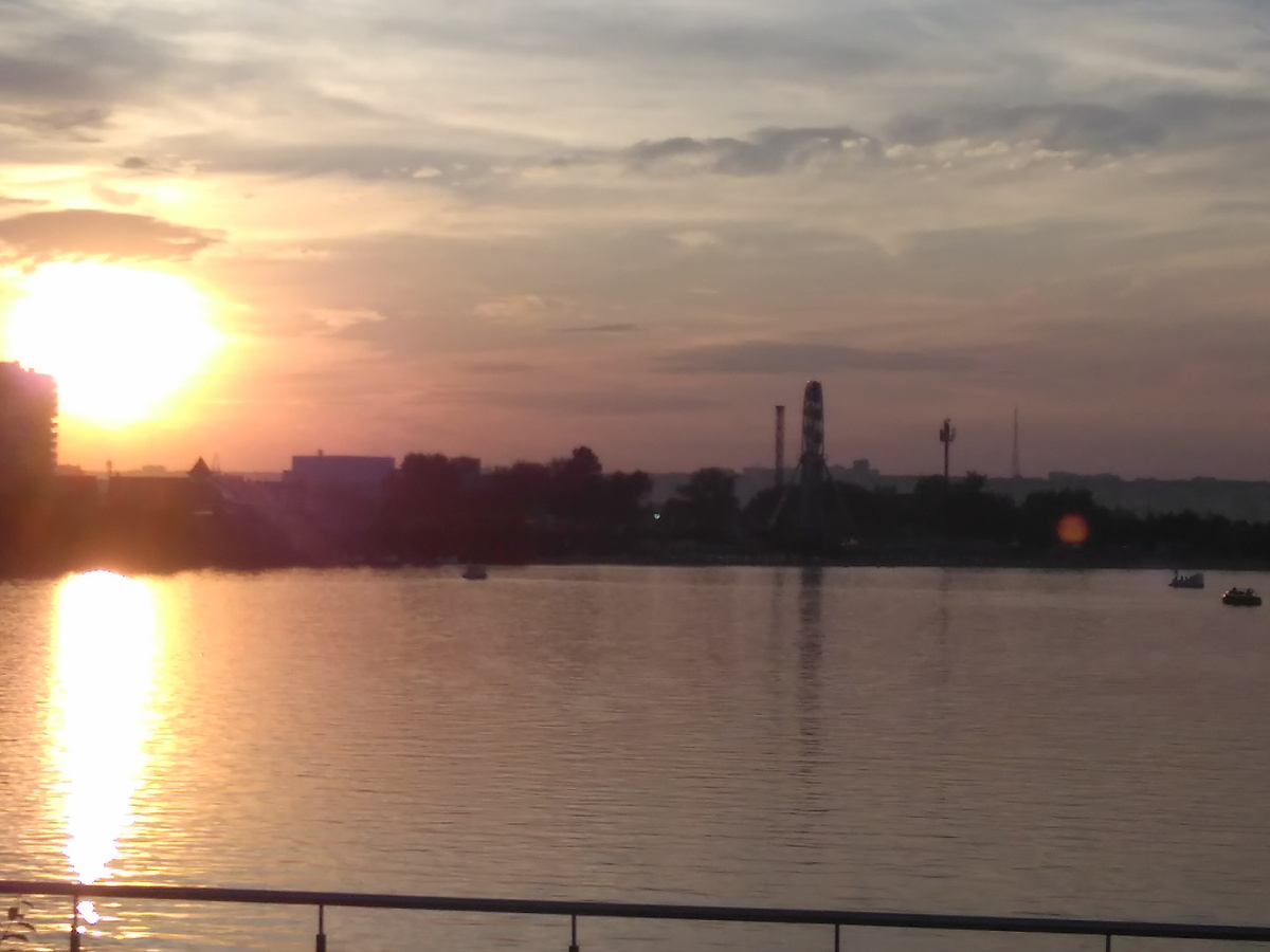 г Спутник.Озеро.