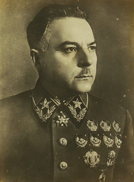 К.Е.Ворошилов. https://www.litfund.ru/auction/25/277/