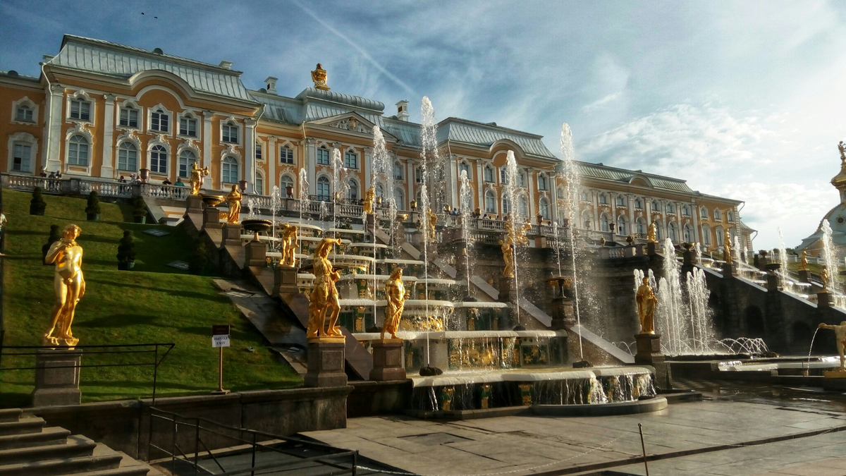 Большой Петергофский дворец