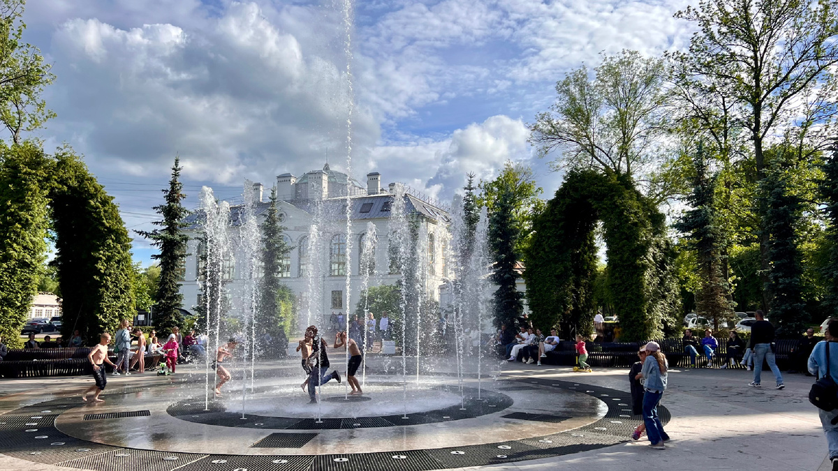Торговая площадь. Петергоф