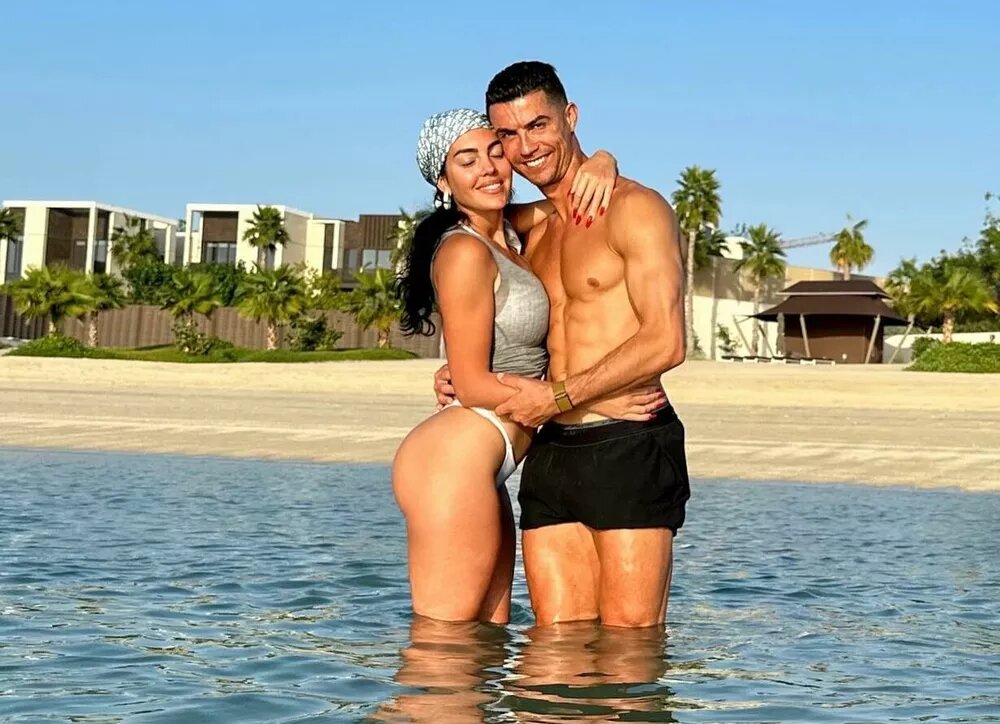    Криштиану Роналду намекнул, что уже женат на своей избраннице