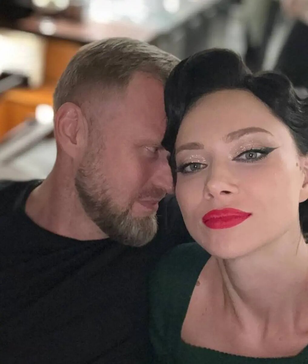    Настасья Самбурская