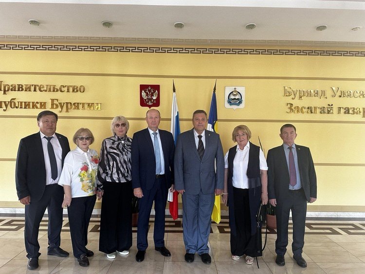    Россельхозцентр в ДФО защищает посевы, поддерживает семеноводство и продвигает отечественные гибриды подсолнечника