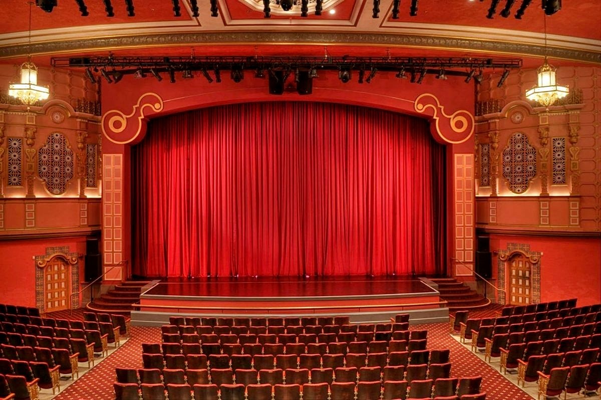 На фото: театр