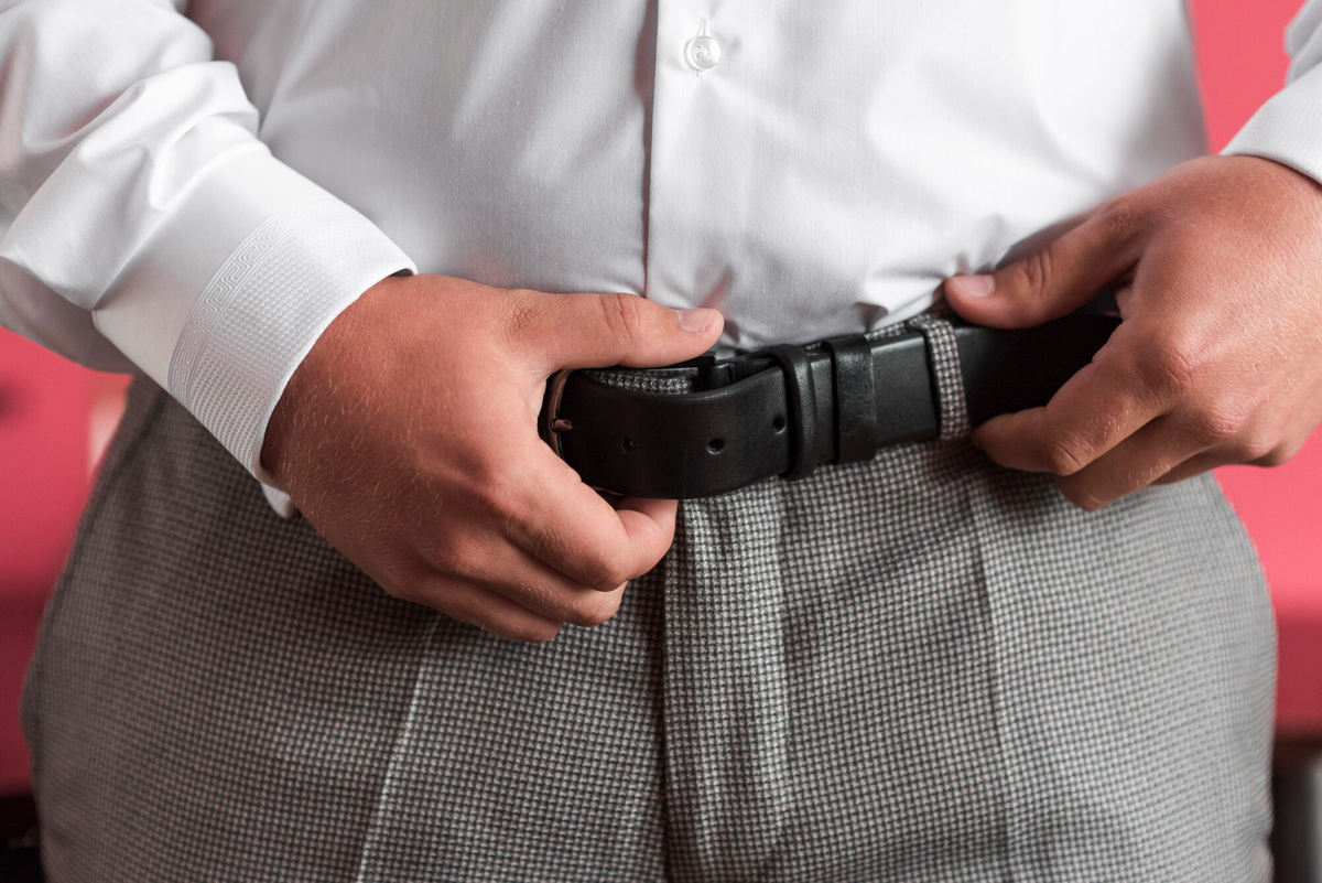     Как аккуратно проделать дырку в ремне: 5 сподручных способов