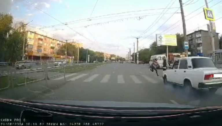    Перебегала дорогу на красный. В Орске 34-летняя женщина угодила под колеса ВАЗа Кристина Просвиркина