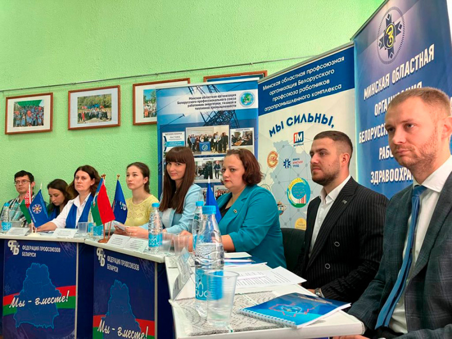     В Минской области 2,6 тысяч коллективных договоров содержат дополнительные гарантии для молодежи