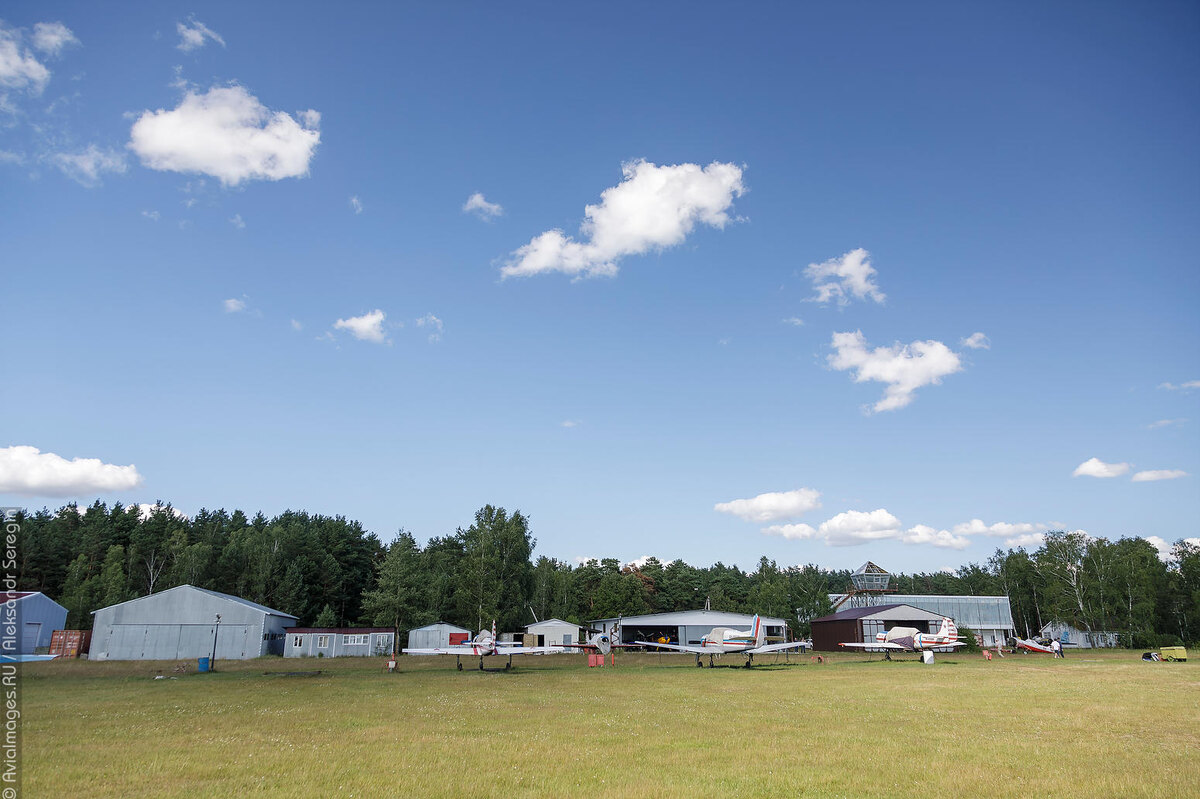 Серпуховский аэродром Дракино - один из основных аэродромов спортивной авиации России. Фото: Александр Серёгин © АВИА ИМАДЖЕС РУ