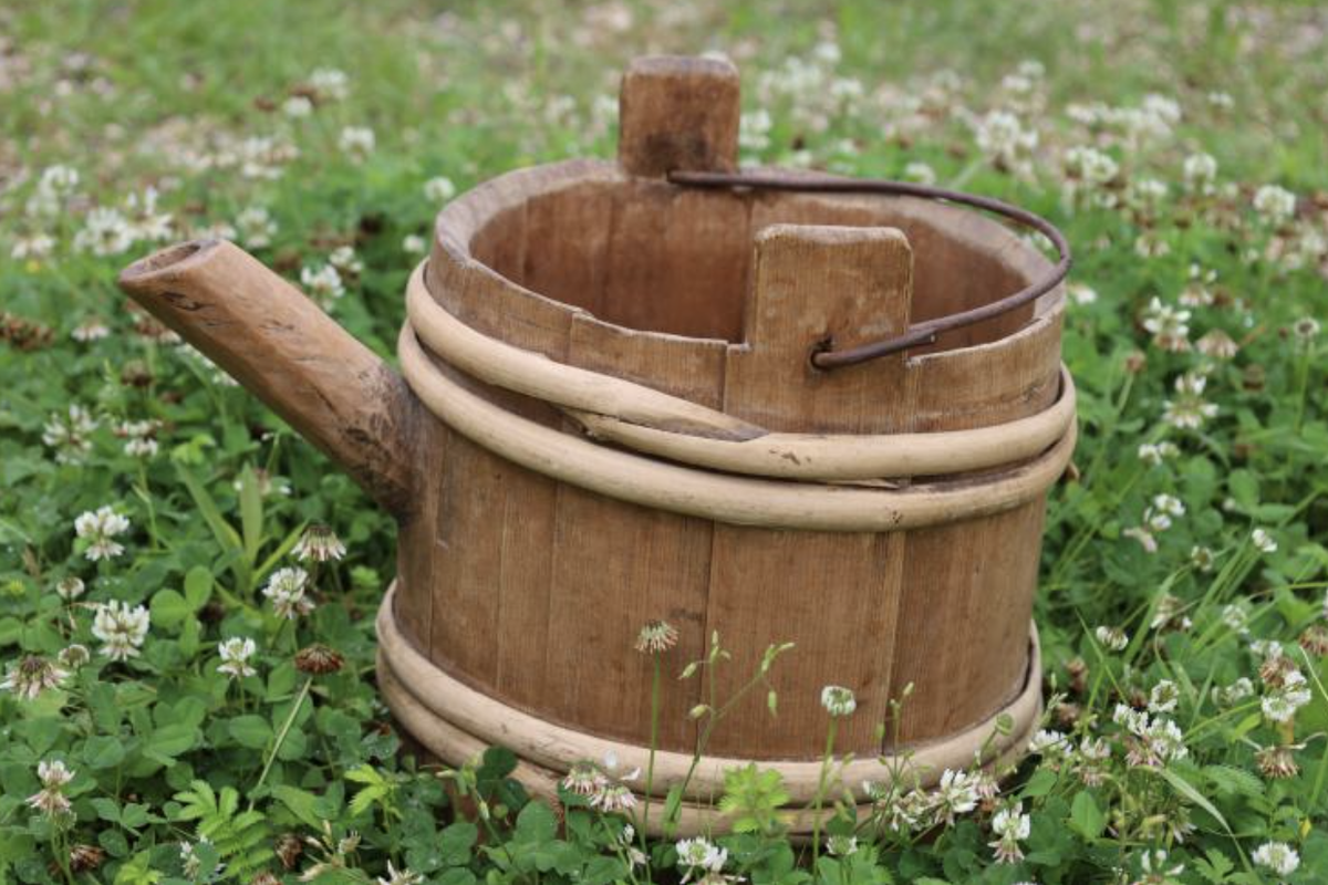 Деревянный подойник. https://kmkds.ru/pro-eksponat-podoynik-derevyannyy