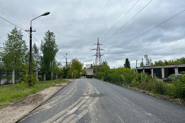    В Кирове ремонтируют дороги, которые ведут к спортшколам