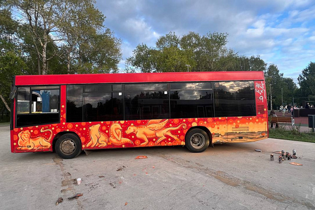    Молодые художники расписали автобусы к юбилею Кирова