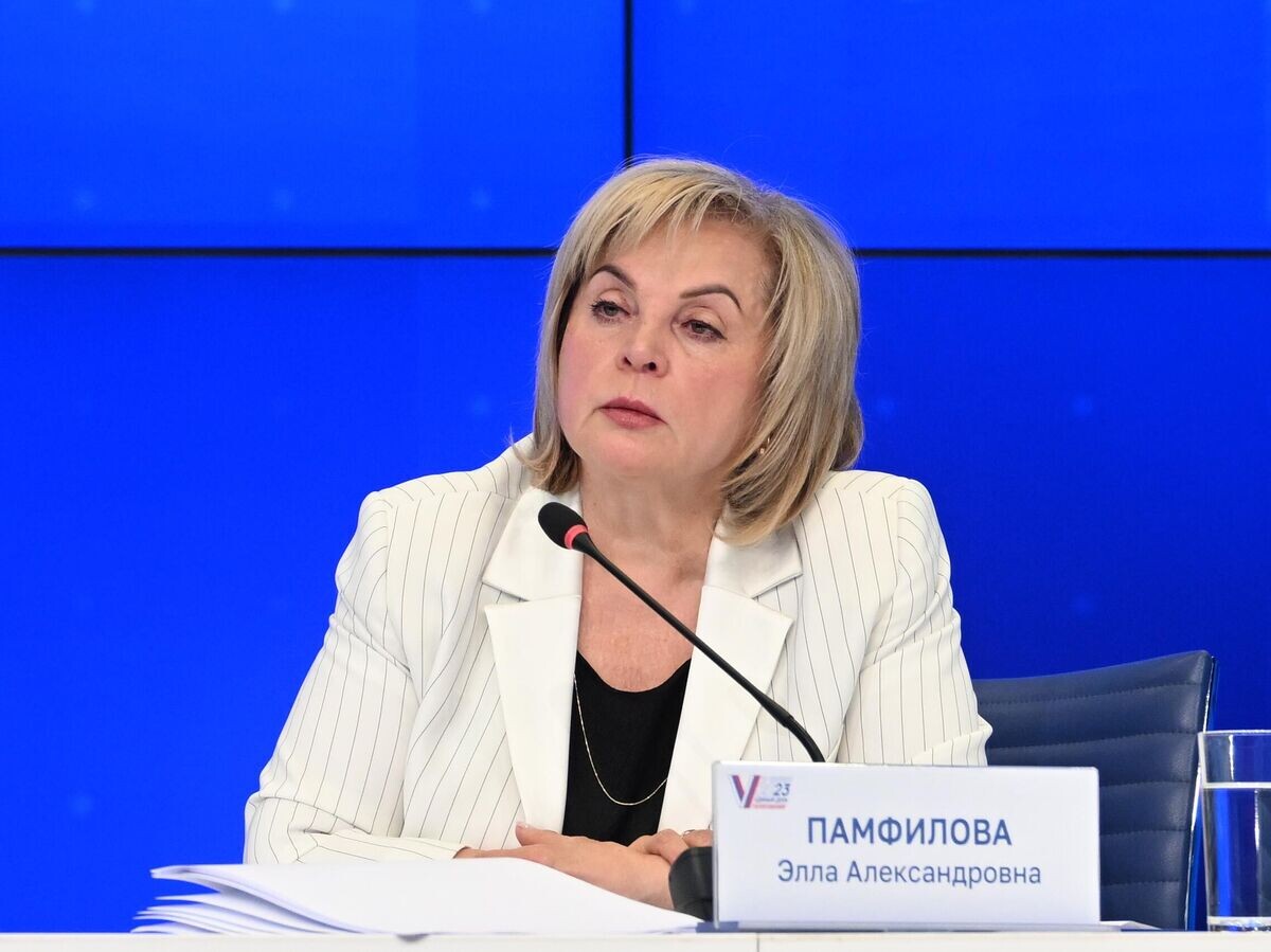    Председатель Центральной избирательной комиссии РФ Элла Памфилова во время доклада в информационном центре ЦИК РФ о готовности избирательной системы к единому дню голосования 2023 года© РИА Новости / Кристина Кормилицына