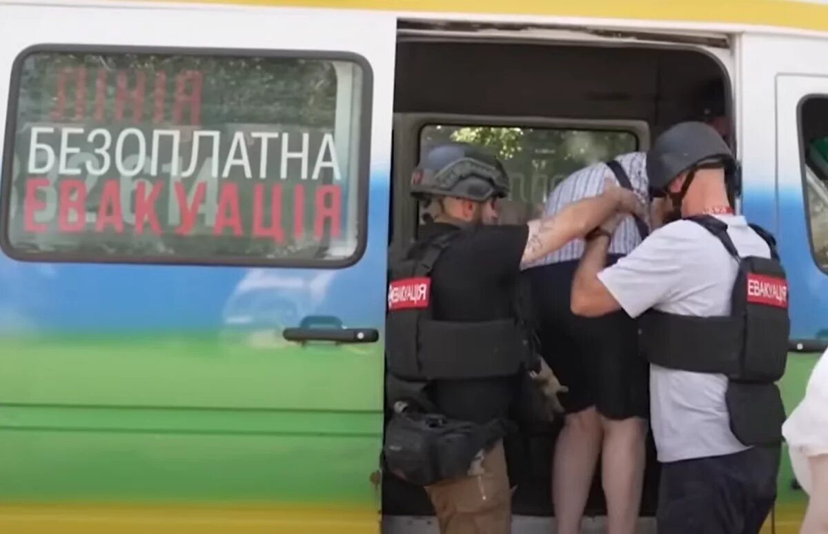    Власти Украины призвали жителей Димитрова в ДНР срочно эвакуироваться