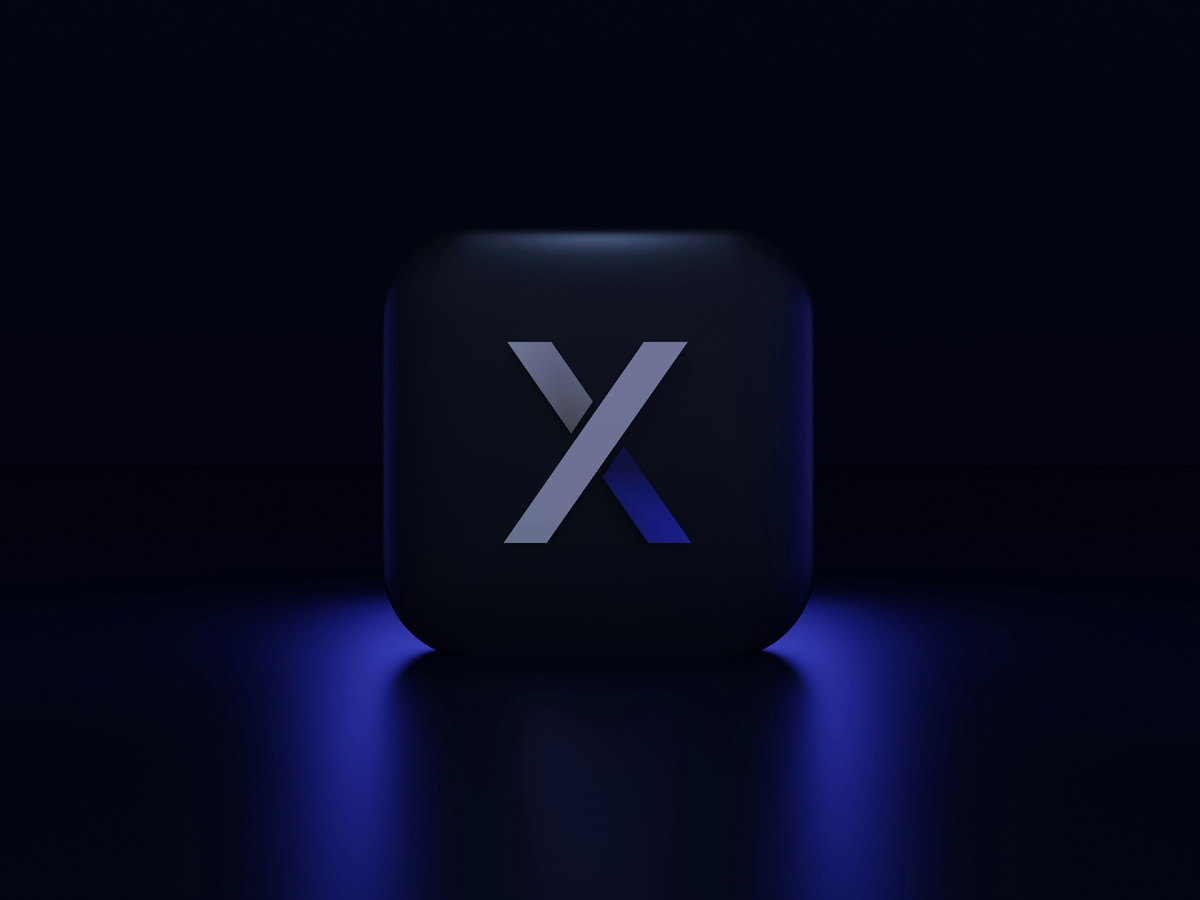 Логотип биржи dYdX