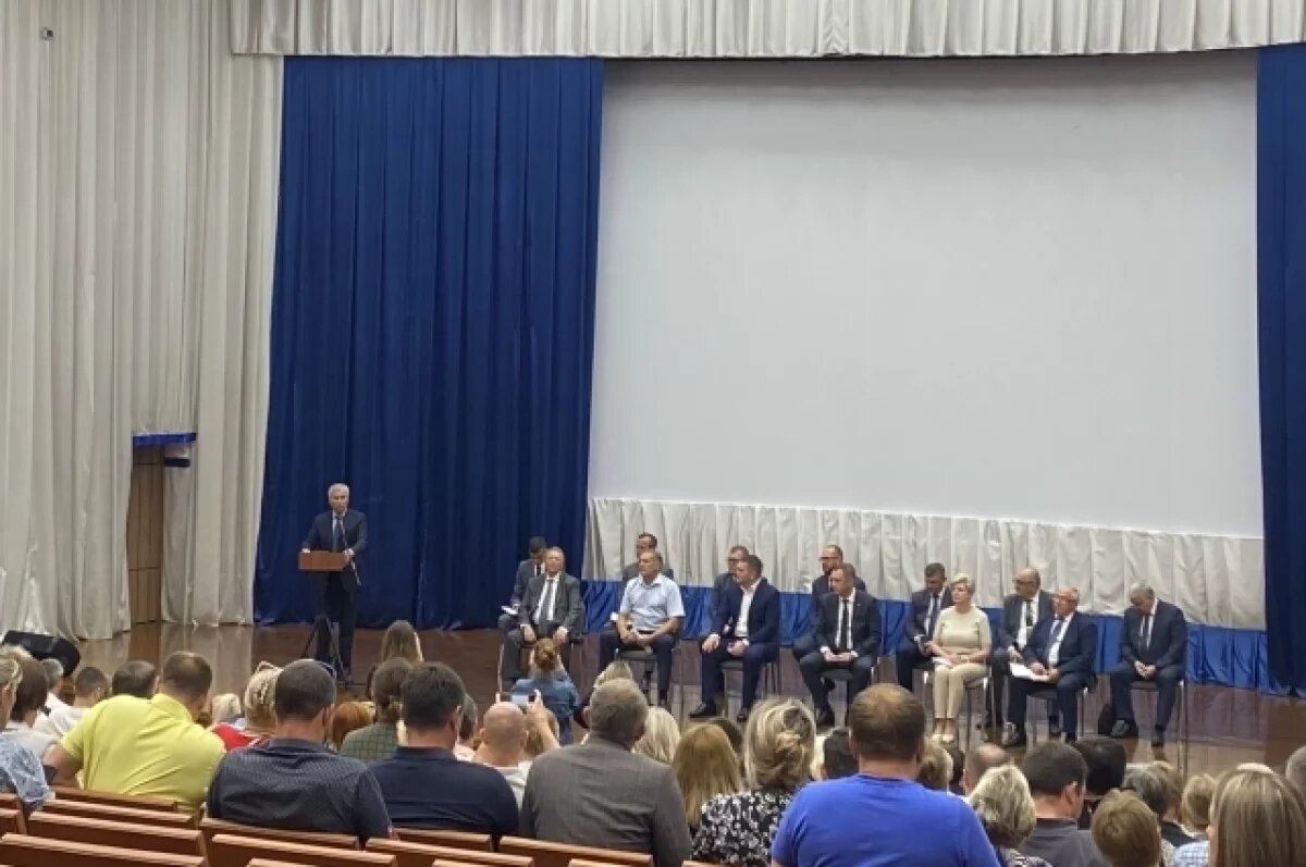   Володин раскритиковал чиновников за деньги «в карманах»