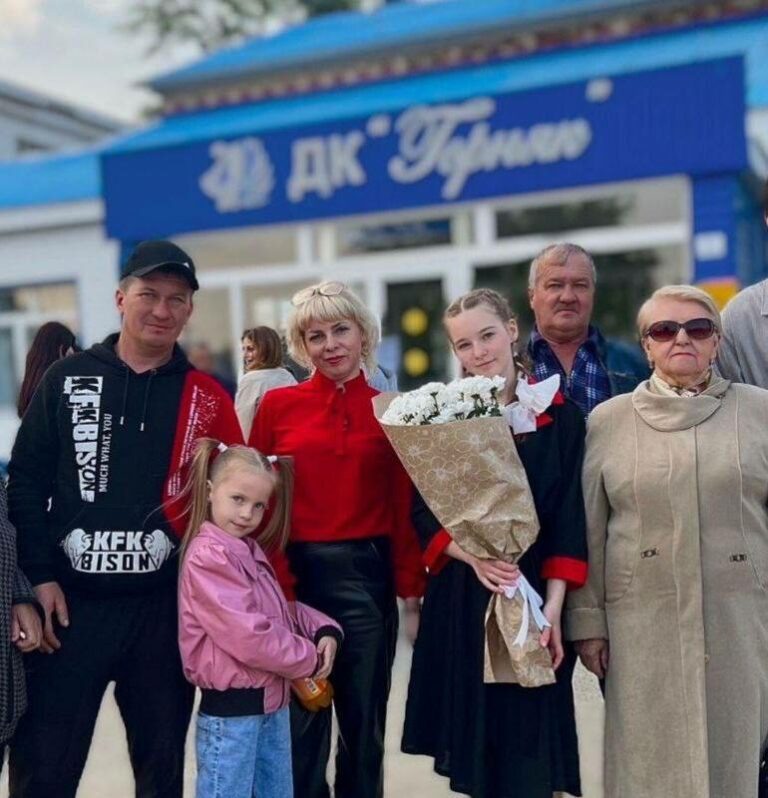    Семья волонтеров из Ясного присоединилась к Всероссийской акции «Курск, мы с тобой!» Белов Михаил Александрович