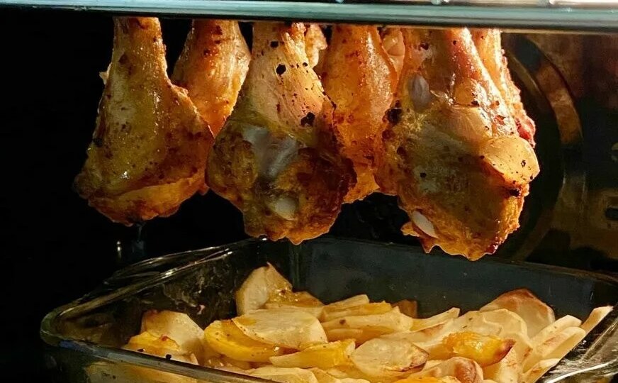 Показал теще зачем нужна решетка в духовке, она даже не догадывалась о ее использовании. Теперь вся родня пользуется этим лайфхаком