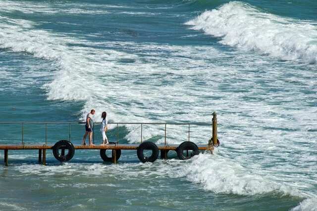    Почему в море соленая вода?