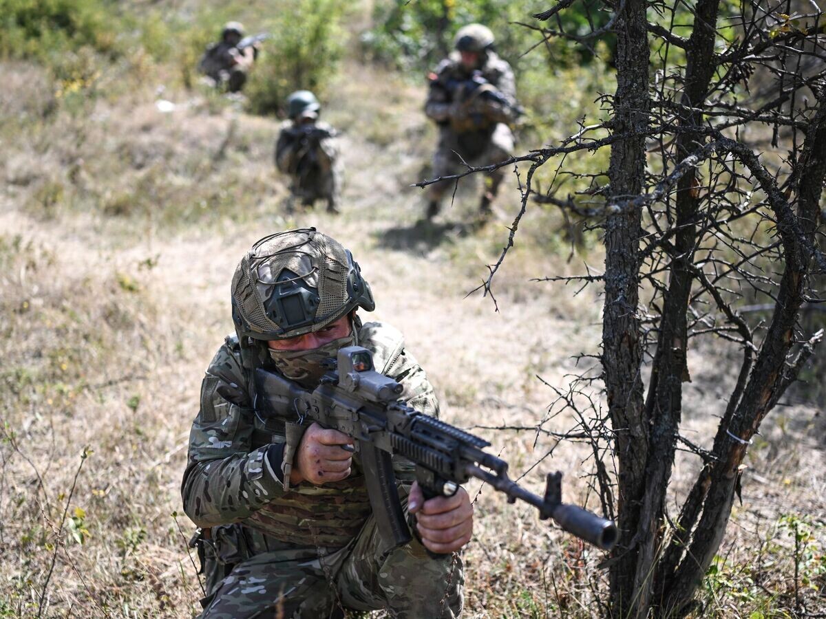    Российские военнослужащие© РИА Новости / Сергей Бобылев