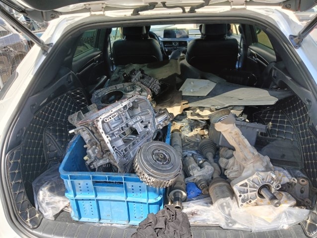 "Дочиниваем" за другими. Коробка в развес, машина на эвакуаторе.