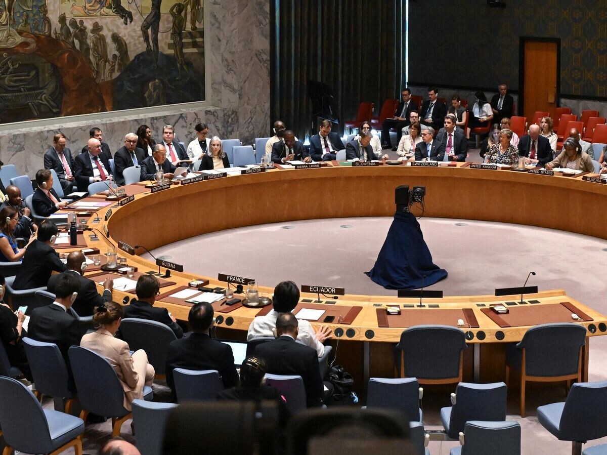    Министр иностранных дел РФ Сергей Лавров во время заседания Совета безопасности ООН в Нью-Йорке© РИА Новости / Сергей Гунеев