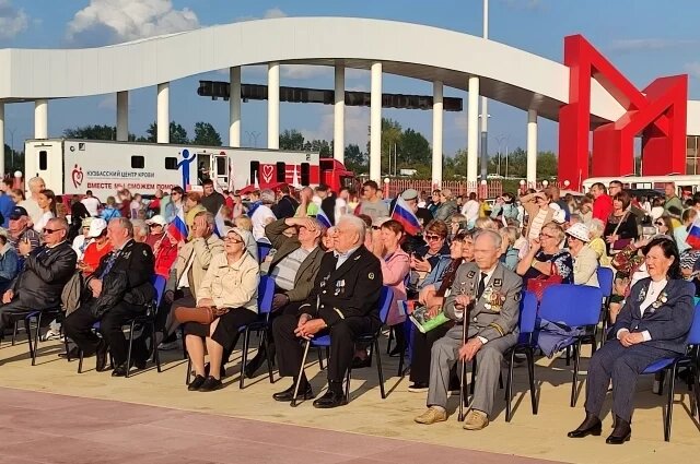    Сколько получают шахтёры в России? Инфографика.