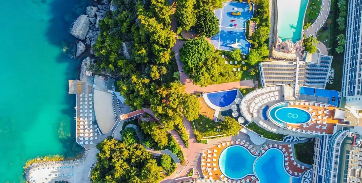 Турция в сентябре — это шикарные отели и отдых по системе все включено, а еще комфортное время для экскурсий и осмотра достопримечательностей.