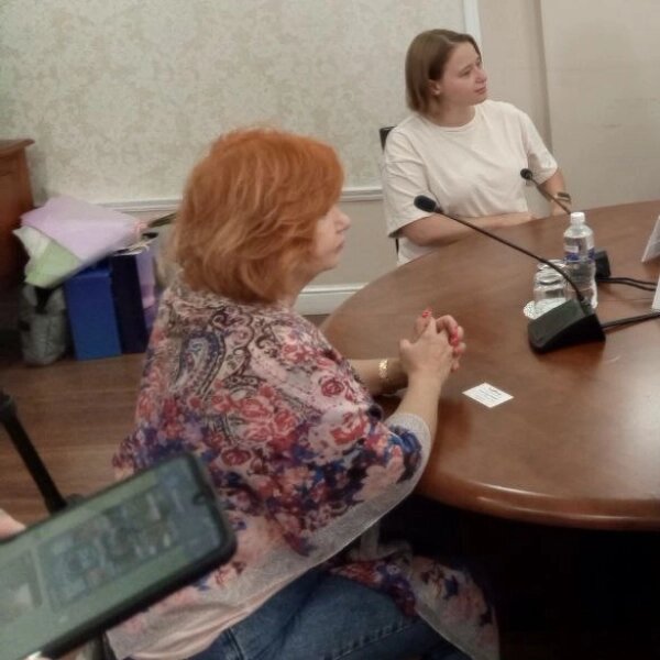    Варвара Ерохина (в белом) и Анастасия Симонова. Фото:  АиФ/ Тимур Серебрянников