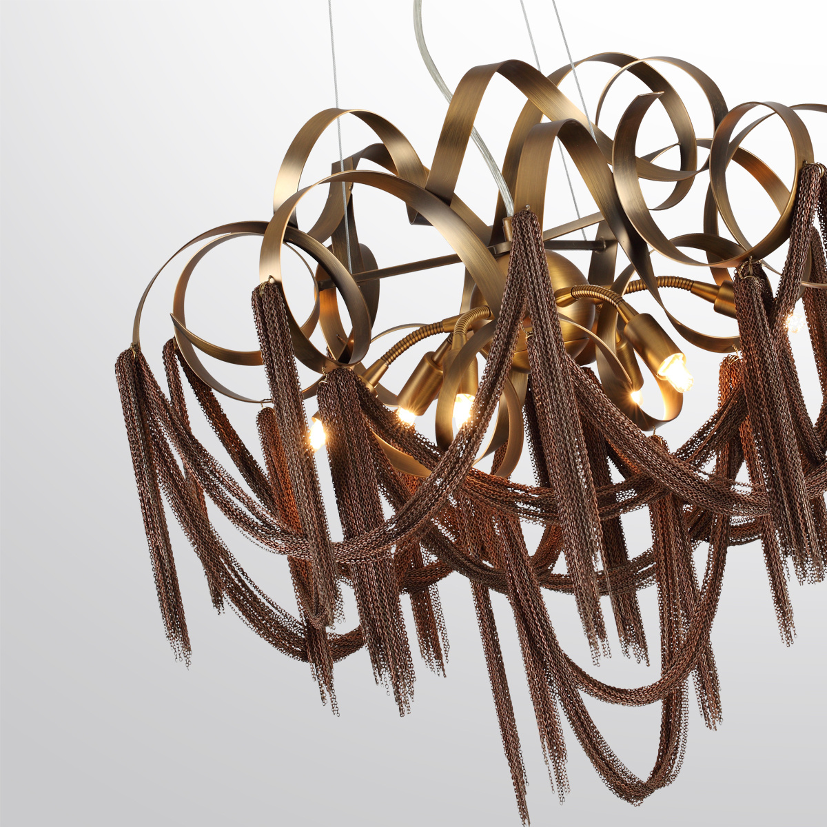 Светильники Chainy станут великолепным акцентом в неоклассических интерьерах.