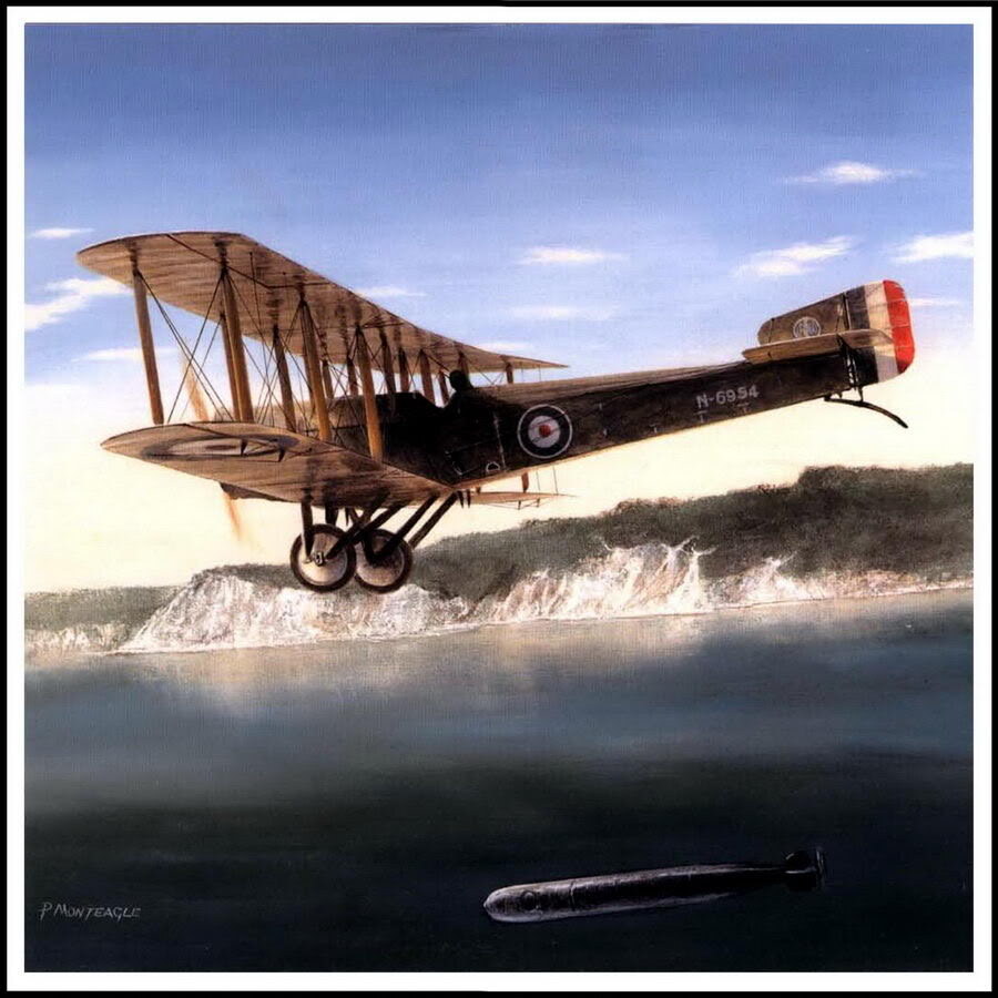 Sopwith T.1 Cuckoo отрабатывает нанесение торпедного удара