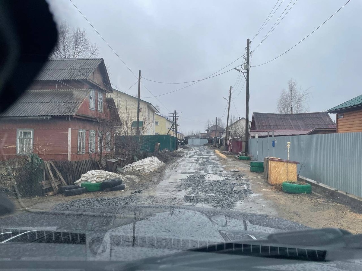    Улицу в Петрозаводске засыпали щебнем после вмешательства прокуратурысоцсеть Андрея Монастыршина