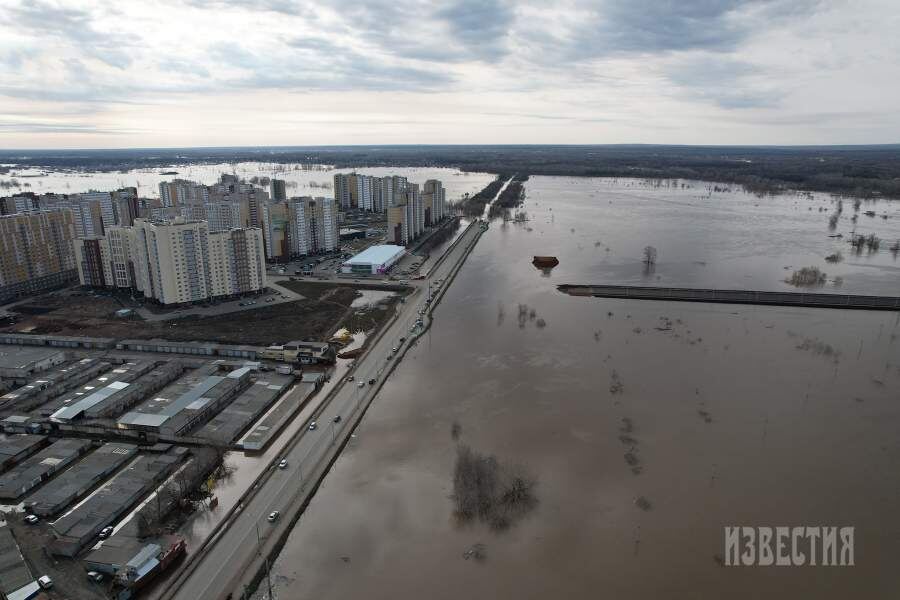 Оренбургская область очень сильно пострадала от паводка. ФОТО: "Известия"