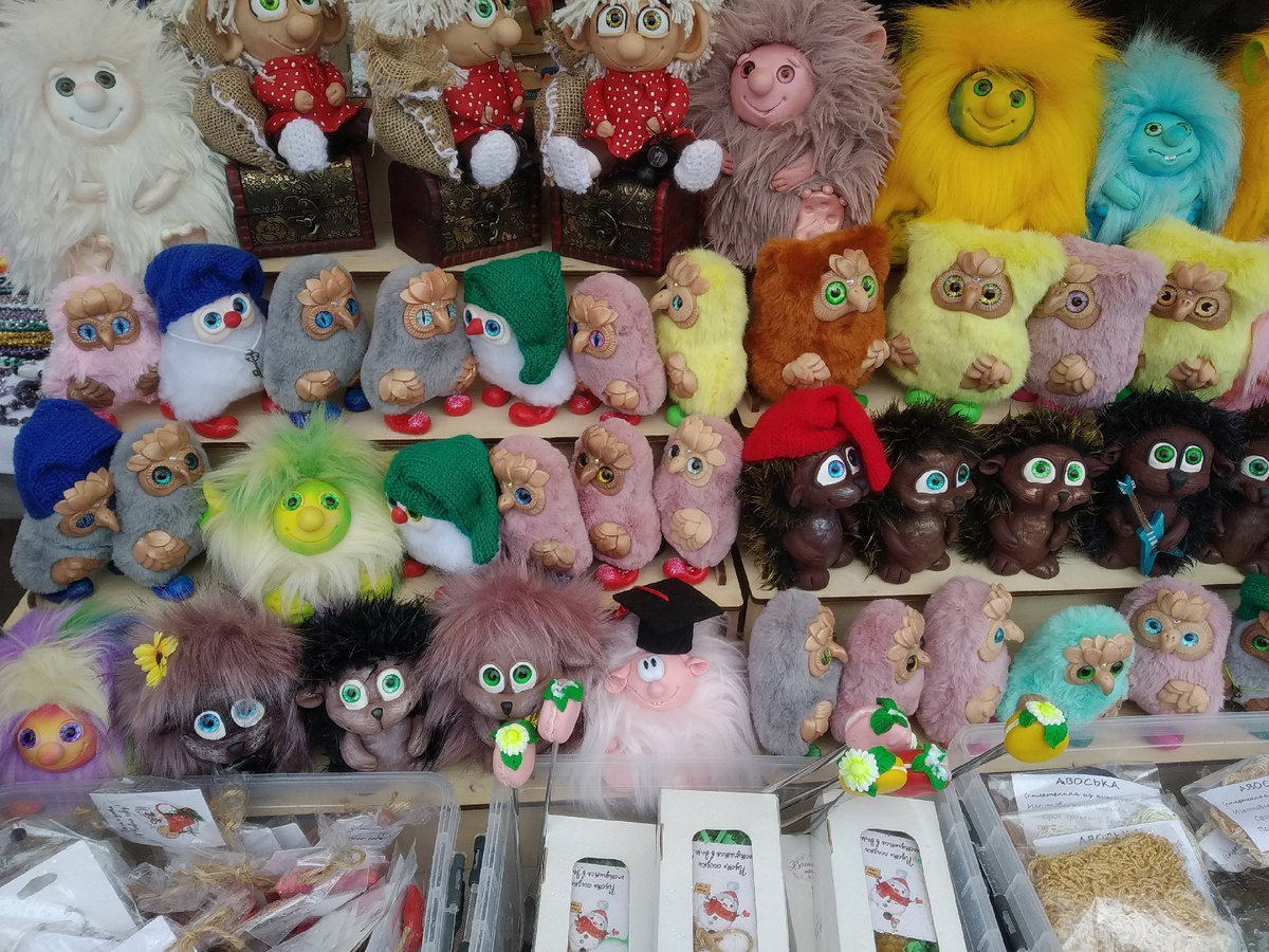 Игрушечные зверушки и куколки - на любой вкус