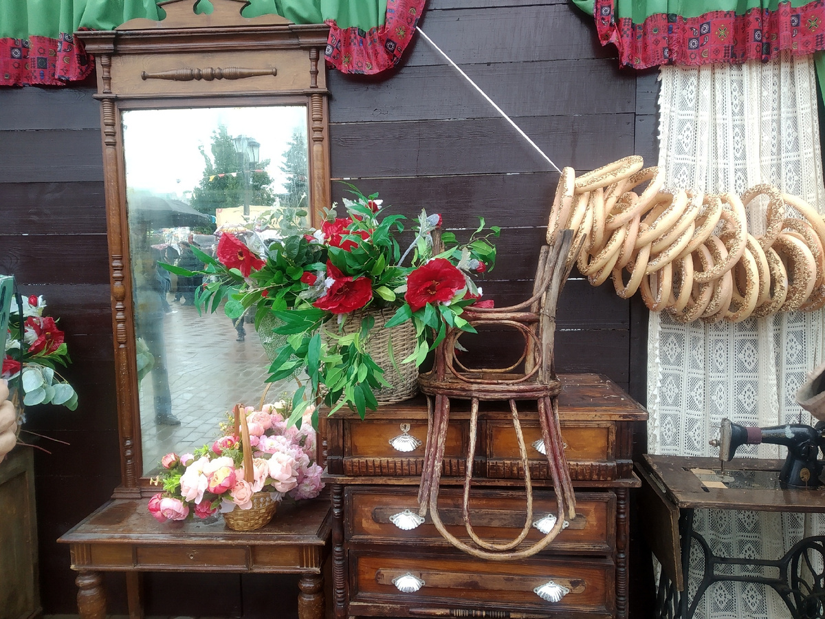 На фестивале было множество атмосферных фотозон, воссоздающих исторический колорит купеческого города