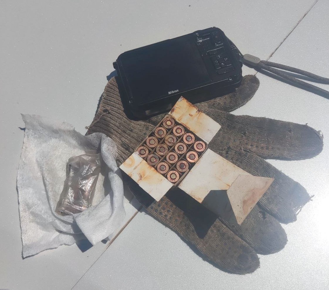  📷    Боевой пистолет и патроны изъяли у 38-летнего жителя Новотроицка Белов Михаил Александрович