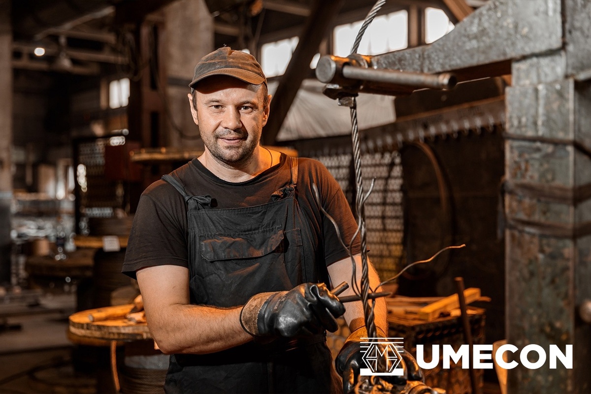 Листайте карусель!