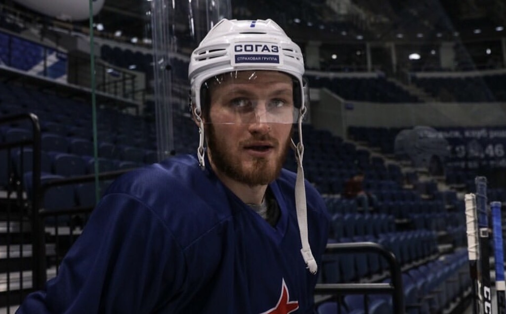 Хоккеист Телегин, похоже, забыл о своих детях