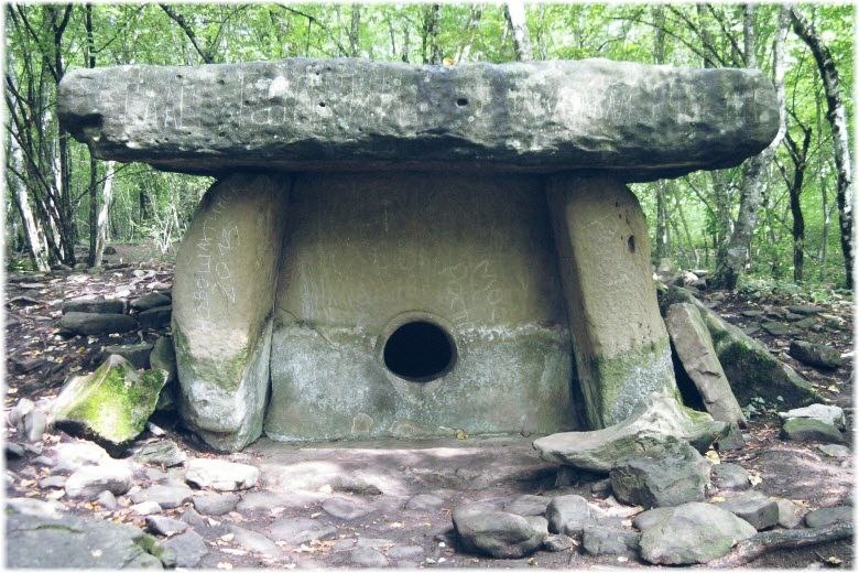 Или жилище карлика?
