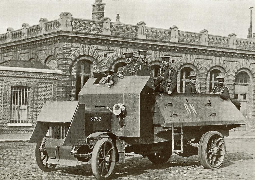 Первый в истории бронетранспортёр для британской армии. Фотография в свободном доступе.